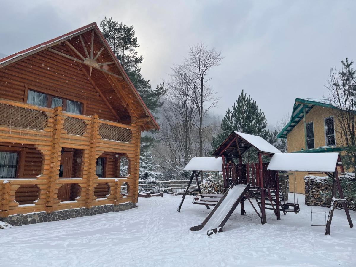 Котедж "Villa Затишна" Mikulicsin Kültér fotó