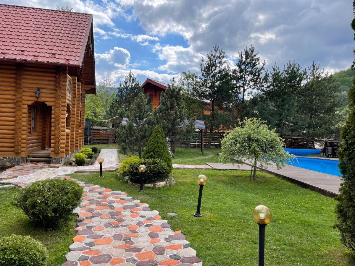 Котедж "Villa Затишна" Mikulicsin Kültér fotó